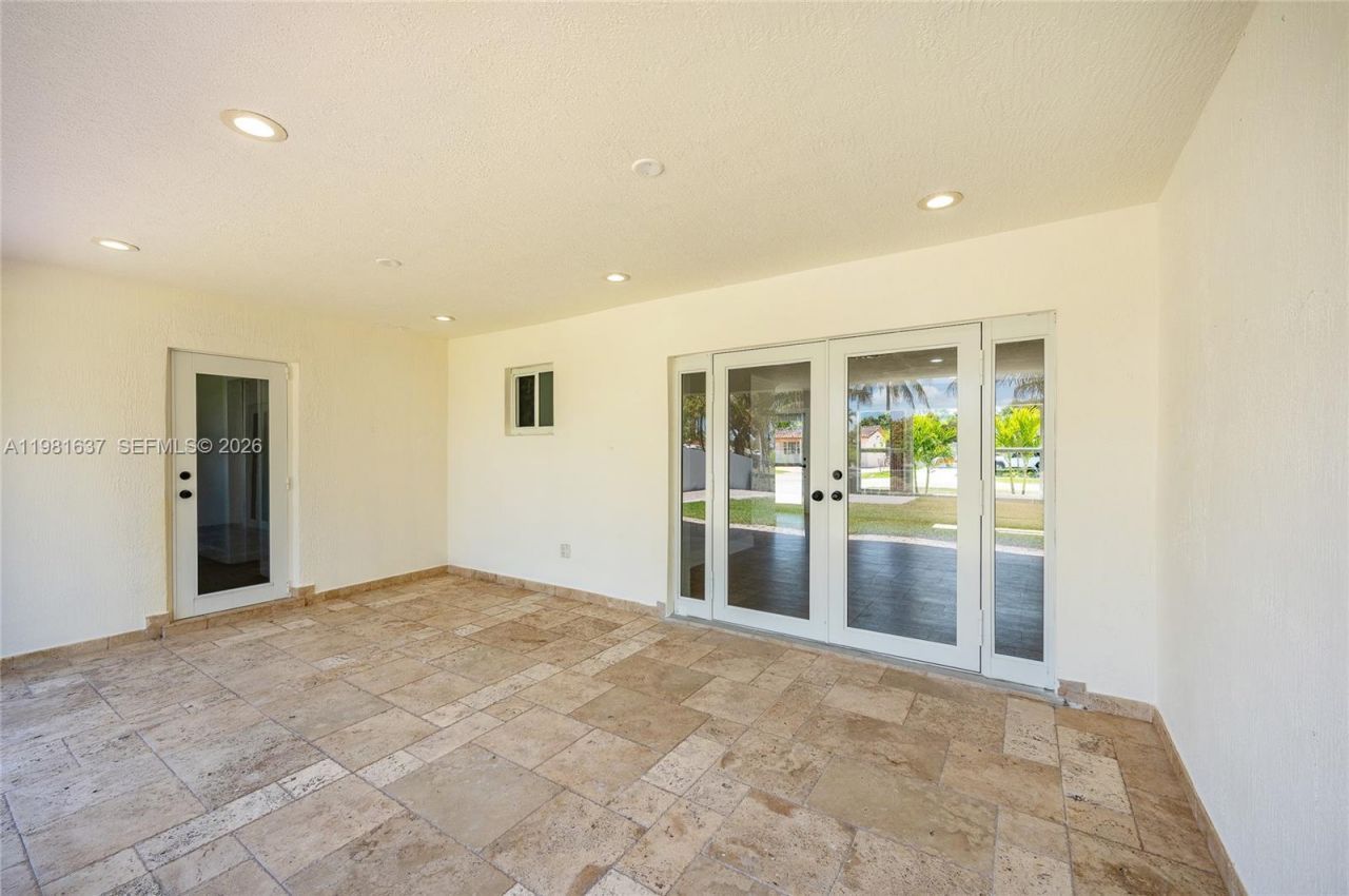 9361 SW 16th St, Miami, FL 33165 Photo