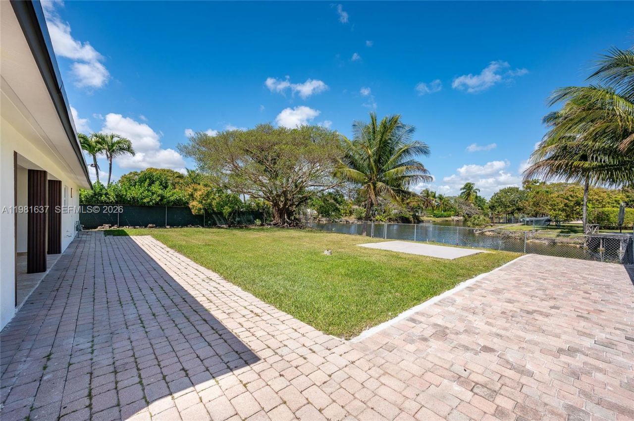 9361 SW 16th St, Miami, FL 33165 Photo