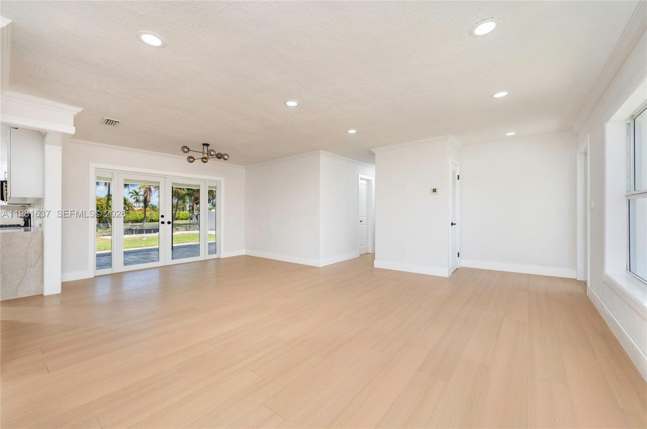 9361 SW 16th St, Miami, FL 33165 Photo