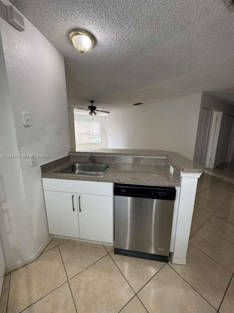 3350 N Pinewalk Dr N , Unit 1412, Margate, FL 33063 Photo