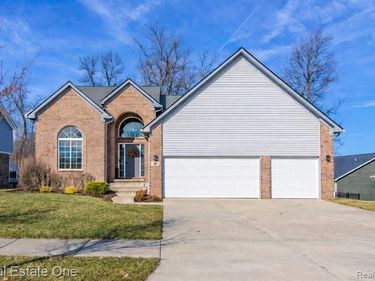 707 6th Street, Fenton, MI 48430