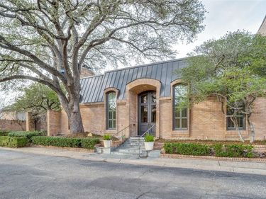 5845 Farquhar Lane, Dallas, TX 75209