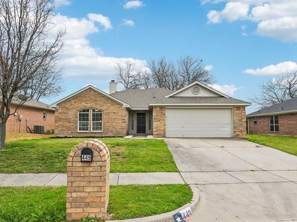 449 Cambridge Drive , Saginaw, TX 76179
