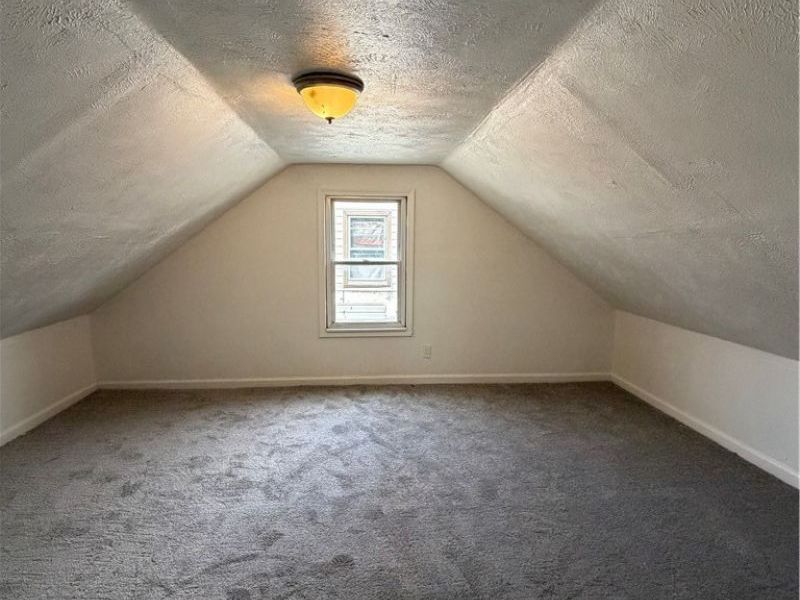 11912 Holborn Avenue, Cleveland, OH 44105 Photo 13