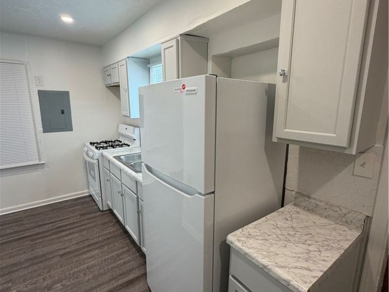 11912 Holborn Avenue, Cleveland, OH 44105 Photo 5