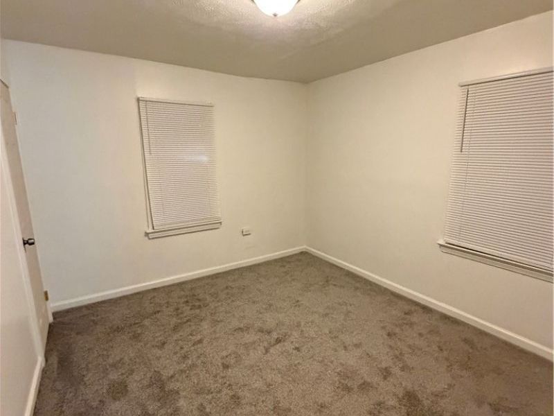 11912 Holborn Avenue, Cleveland, OH 44105 Photo 9