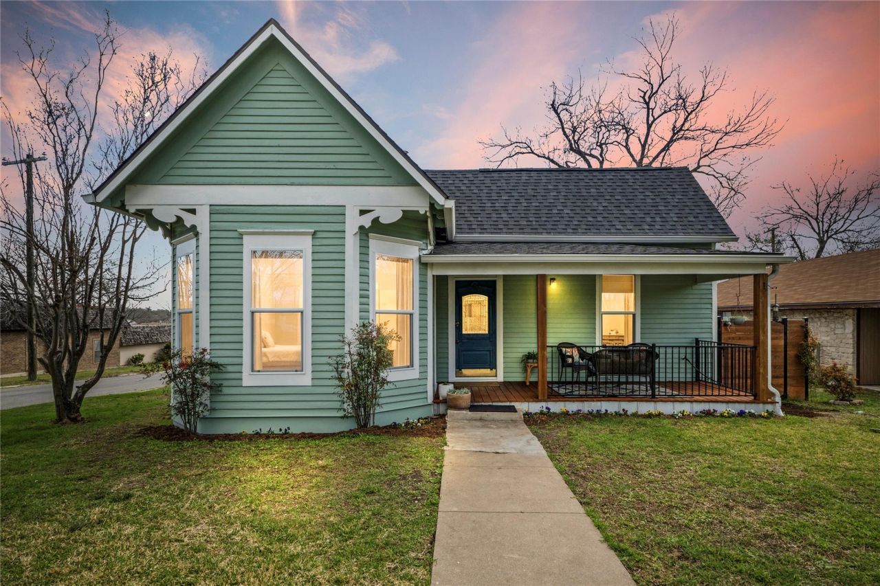 1120 Vance St, Taylor, TX 76574 Main Photo