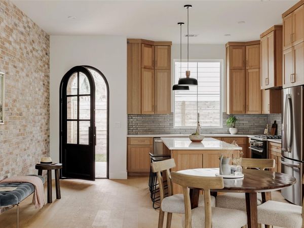 1180 Ridgeway DR, Unit 2, Austin, TX 78702