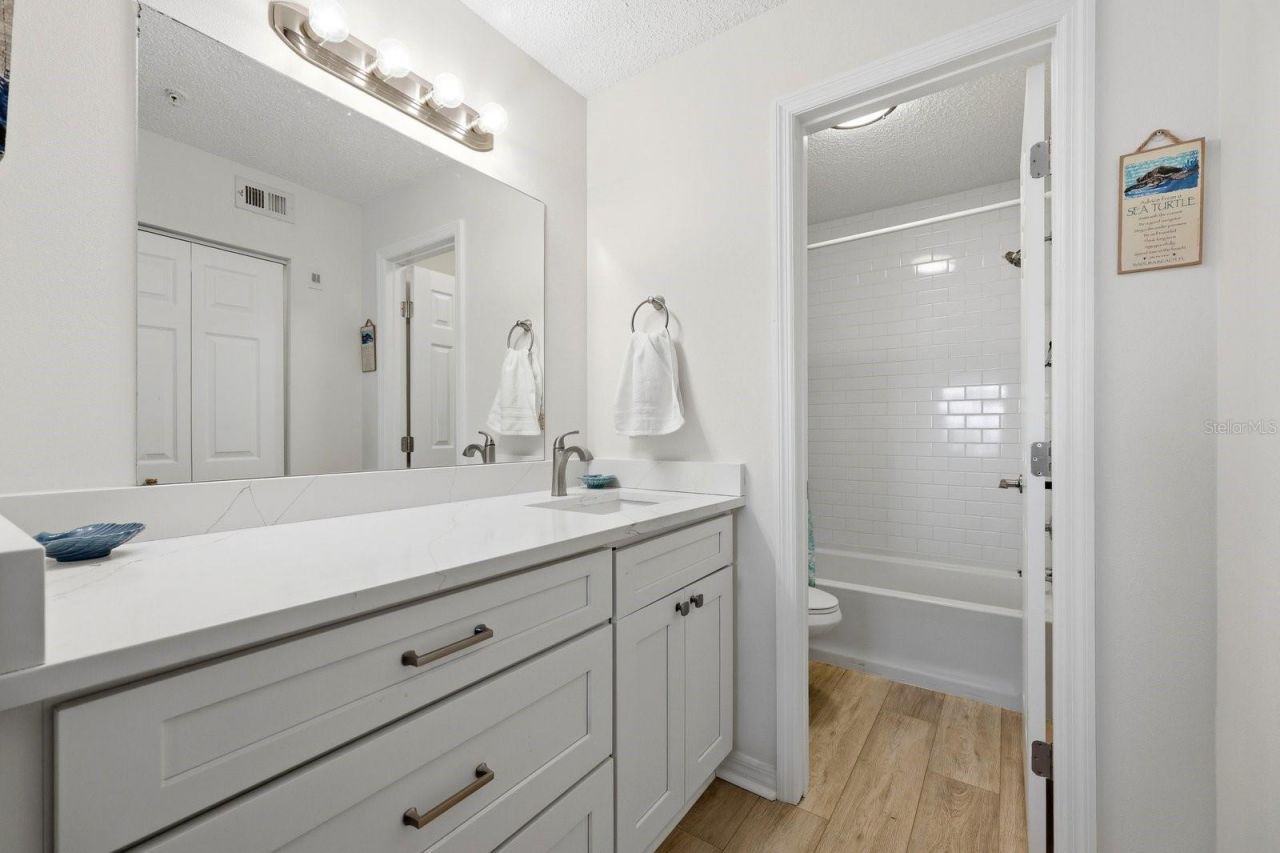 2400 Feather Sound Drive, Unit 1424, Clearwater, FL 33762 Photo