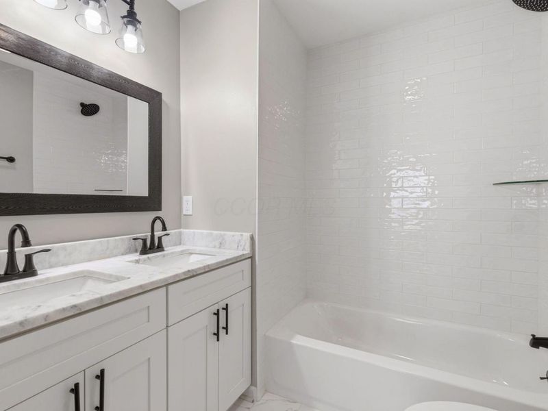 1784 S Champion Avenue , Columbus, OH 43207 Photo 10