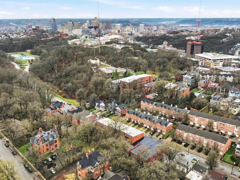 2116 Fulton Avenue, Unit 18, Cincinnati, OH 45206 Photo 4