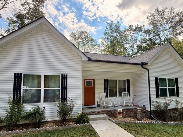 1021 Woodmont Dr, Dickson, TN 37055