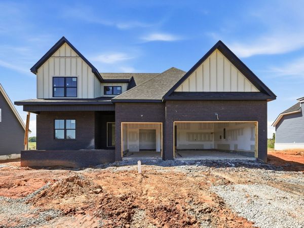 226 Low Plains Ln, Clarksville, TN 37043