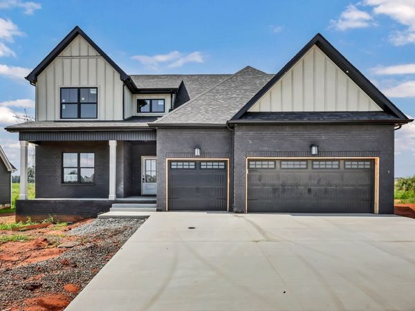 226 Low Plains Ln, Clarksville, TN 37043