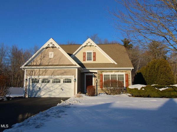 58 Chatsworth Way, Clifton Park, NY 12065