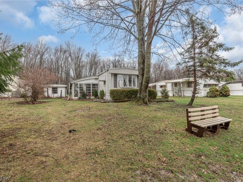 49 Patio Lane, Olmsted Township, OH 44138 Photo 2