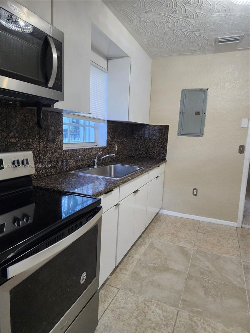 1030 NW 48th St, Miami, FL 33127 Photo