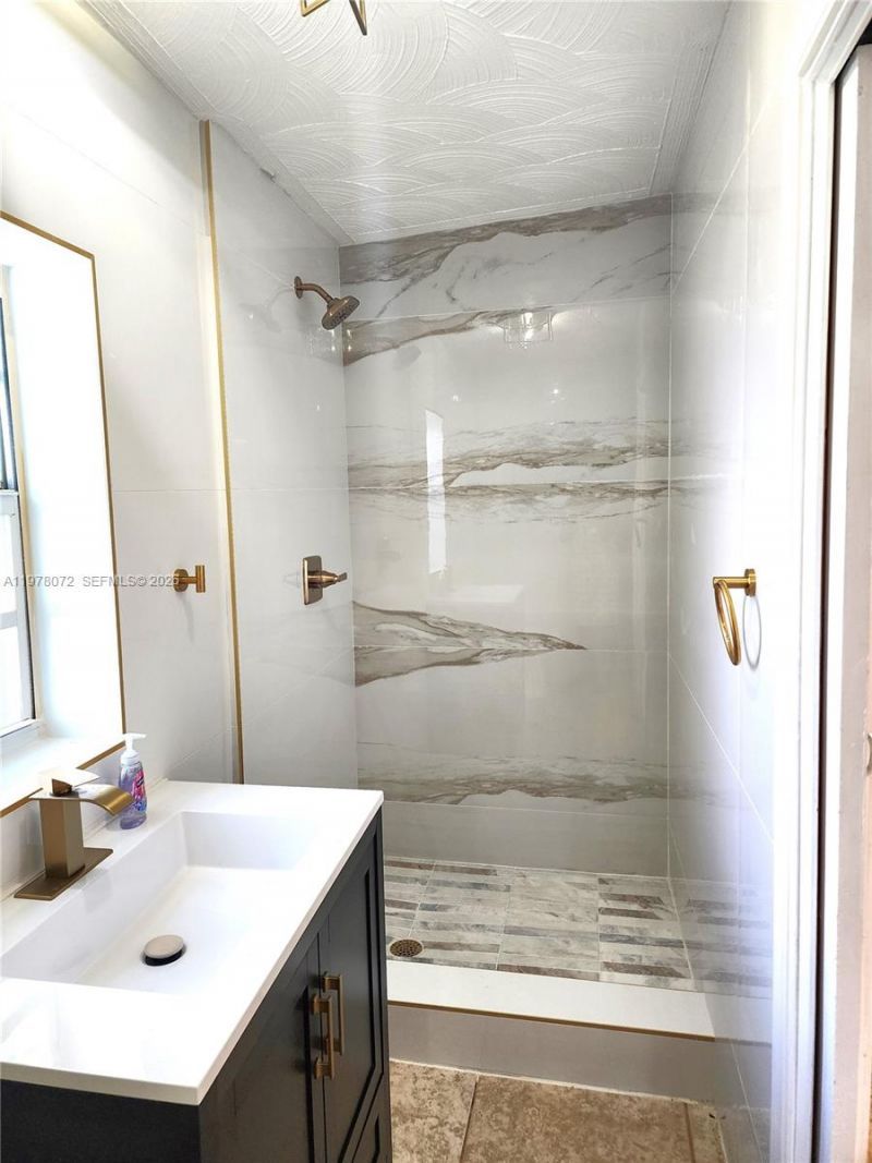 1030 NW 48th St, Miami, FL 33127 Photo