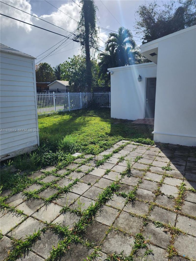 1030 NW 48th St, Miami, FL 33127 Photo