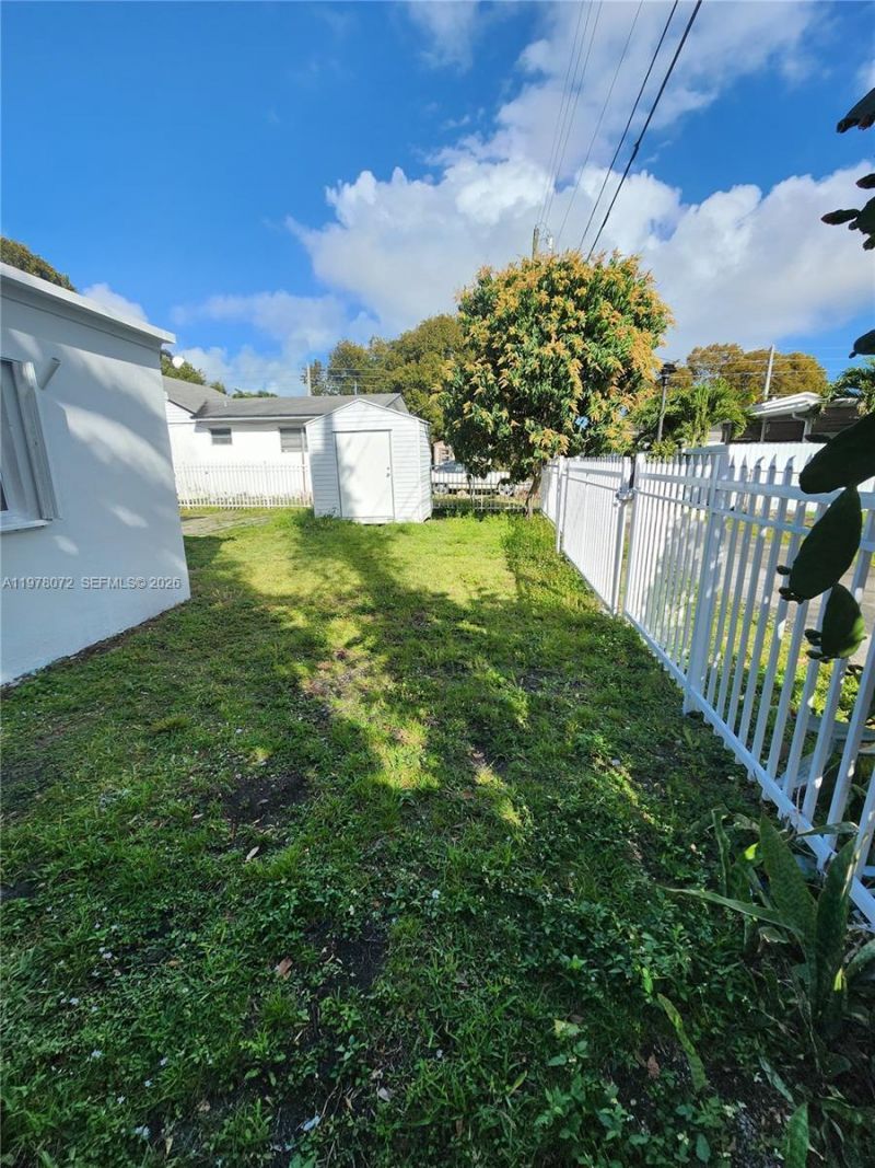 1030 NW 48th St, Miami, FL 33127 Photo