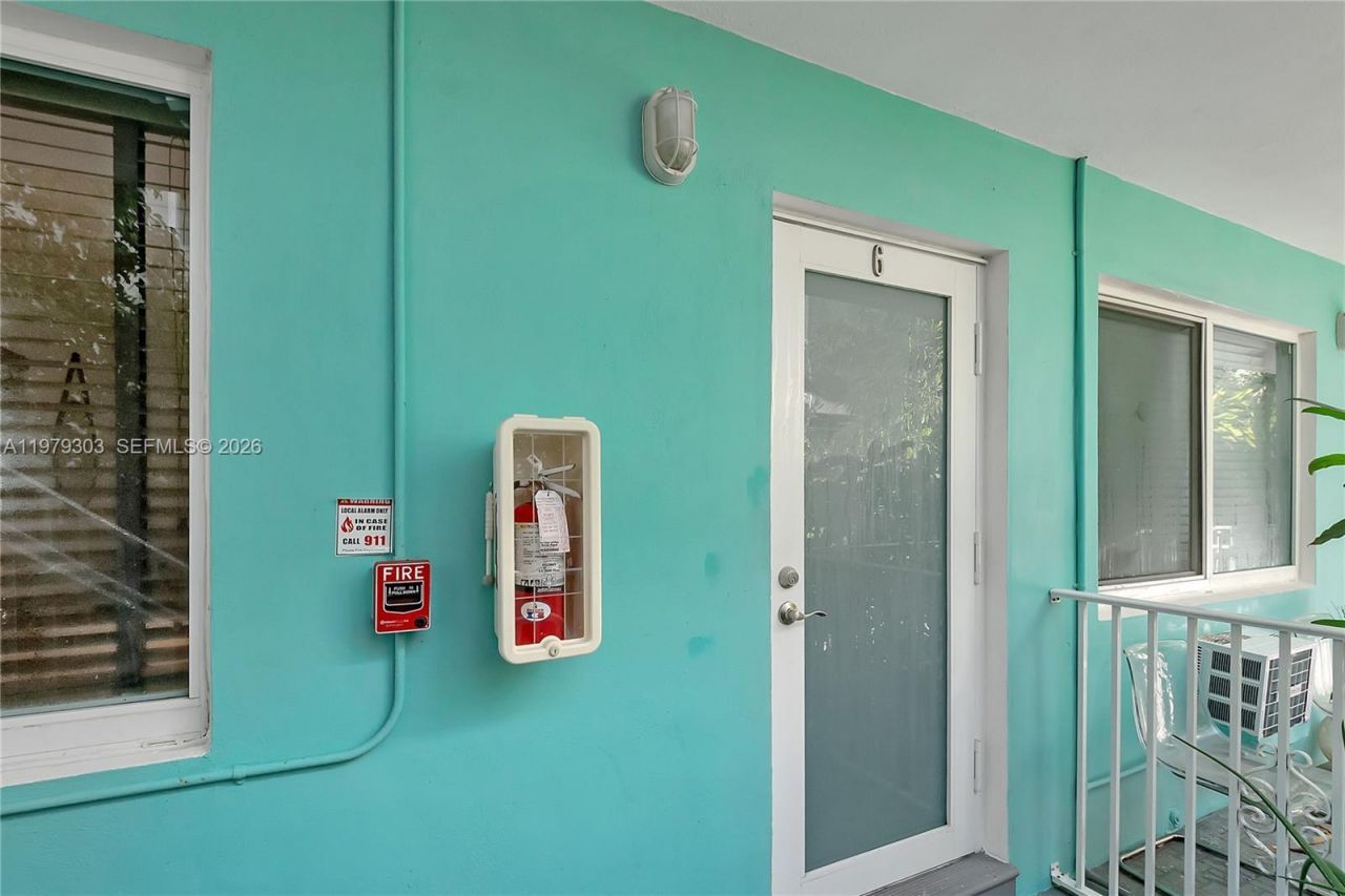 1035 Meridian Ave, Unit 6, Miami Beach, FL 33139 Photo