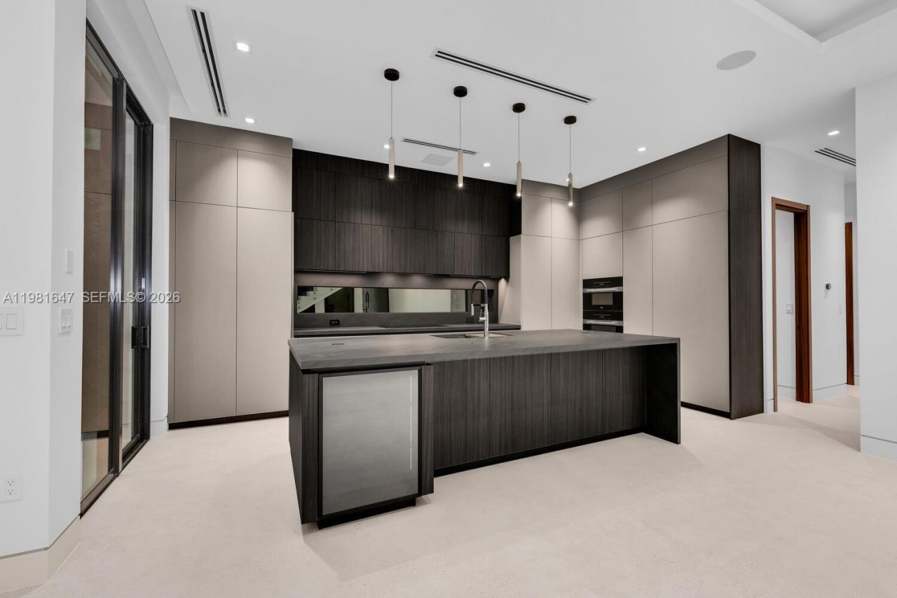 4231 SW 11th St , Miami, FL 33134 Photo