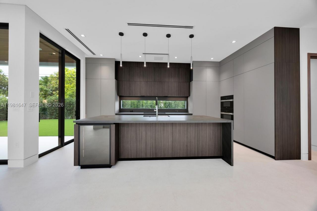 4231 SW 11th St , Miami, FL 33134 Photo