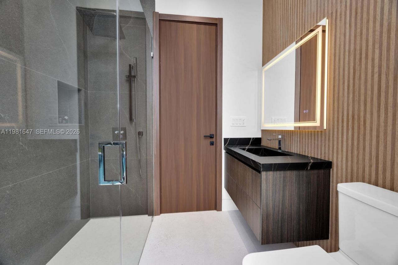 4231 SW 11th St , Miami, FL 33134 Photo