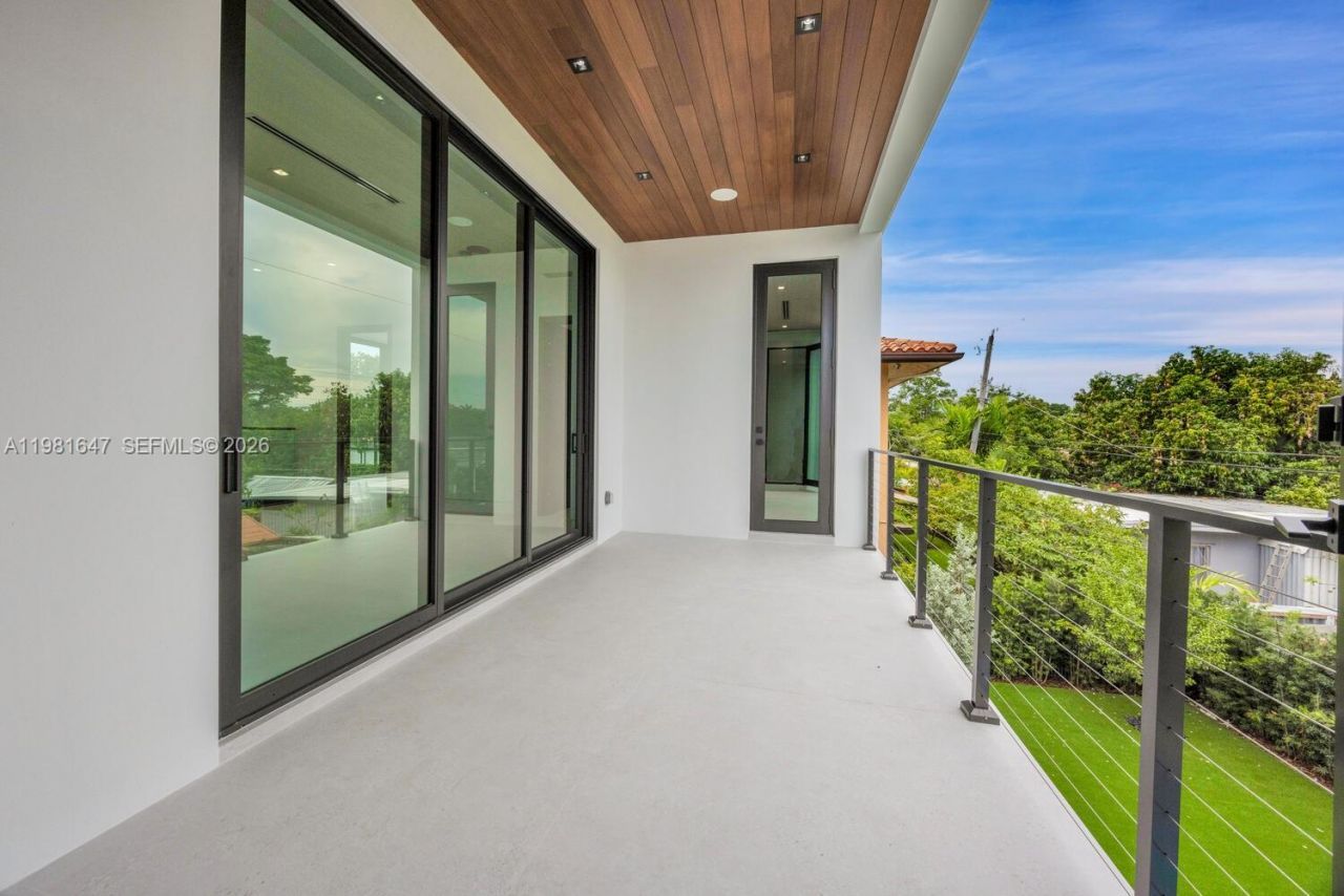 4231 SW 11th St , Miami, FL 33134 Photo