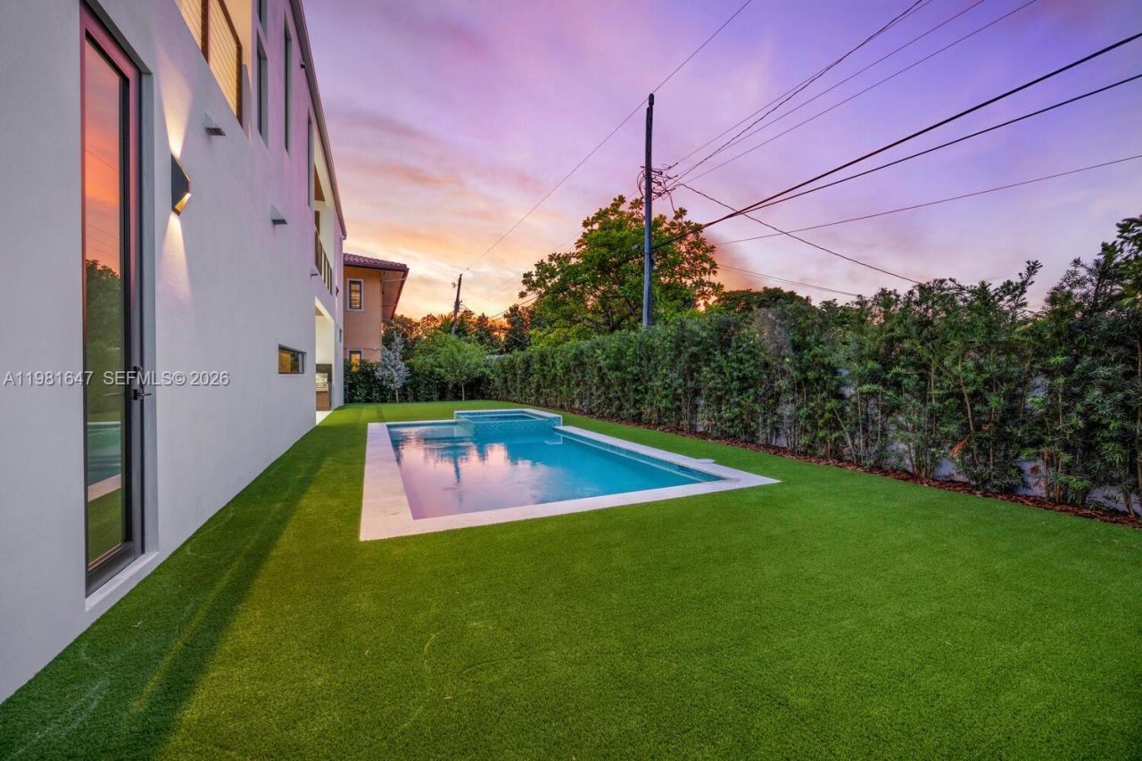 4231 SW 11th St , Miami, FL 33134 Photo