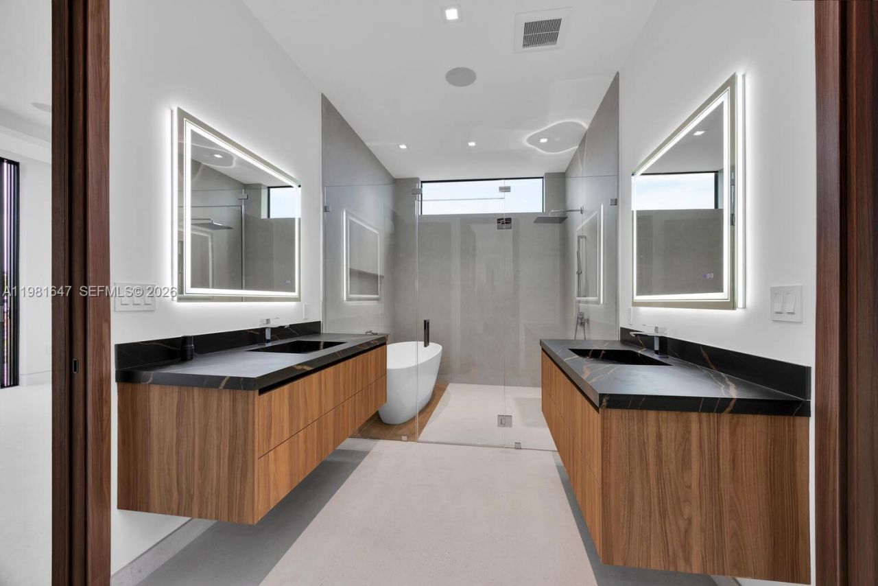 4231 SW 11th St , Miami, FL 33134 Photo