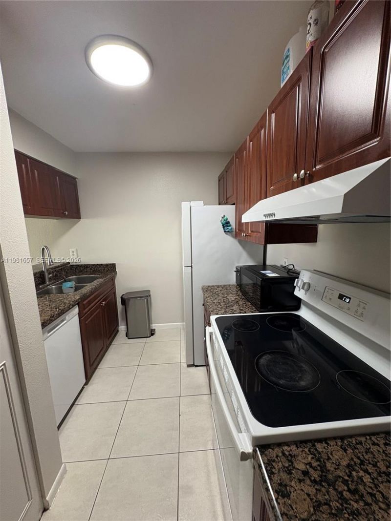 9955 Twin Lakes Dr, Unit 9-K, Coral Springs, FL 33071 Photo