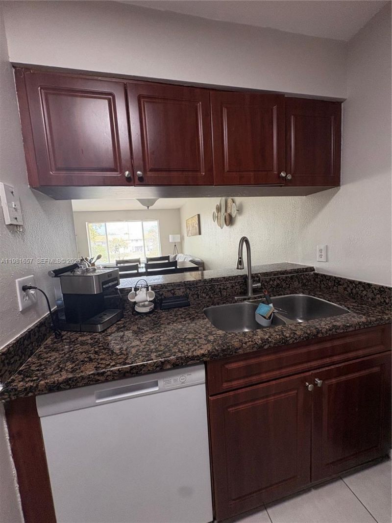 9955 Twin Lakes Dr, Unit 9-K, Coral Springs, FL 33071 Photo