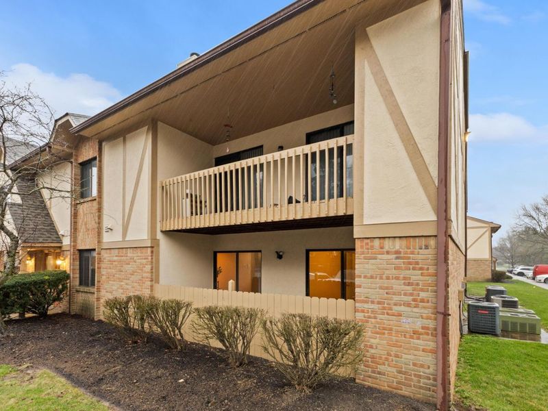 2176 Hedgerow Road, Unit 2176D, Columbus, OH 43220 Photo 1