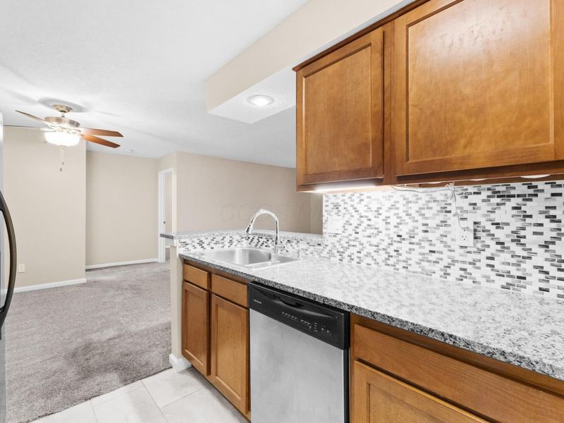 2176 Hedgerow Road, Unit 2176D, Columbus, OH 43220 Photo 11