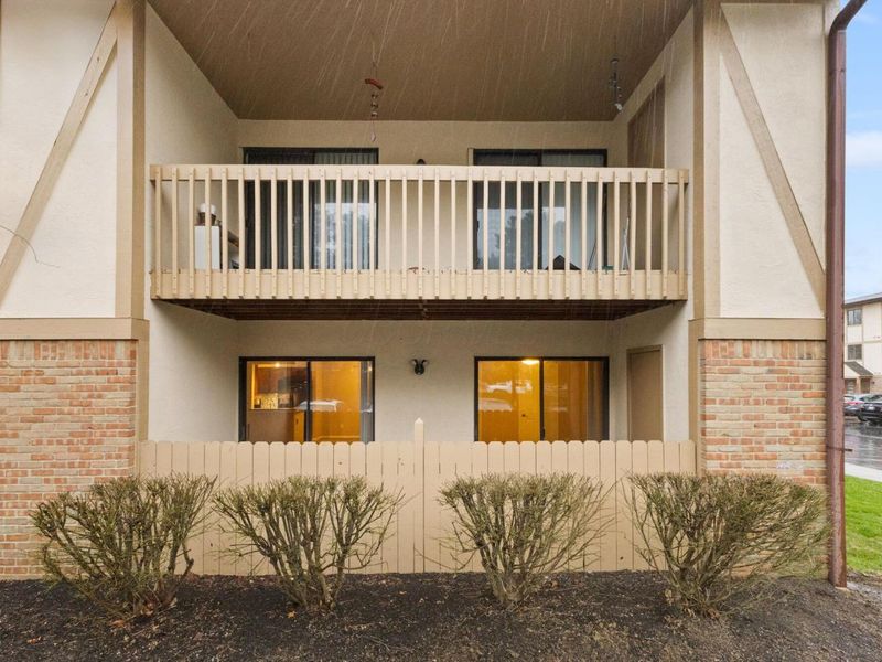 2176 Hedgerow Road, Unit 2176D, Columbus, OH 43220 Photo 2
