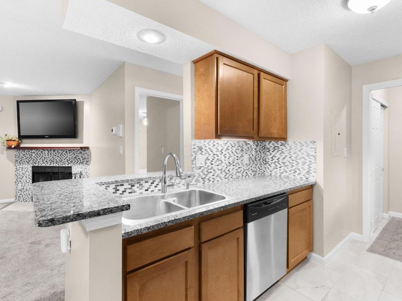 2176 Hedgerow Road, Unit 2176D, Columbus, OH 43220 Photo 9