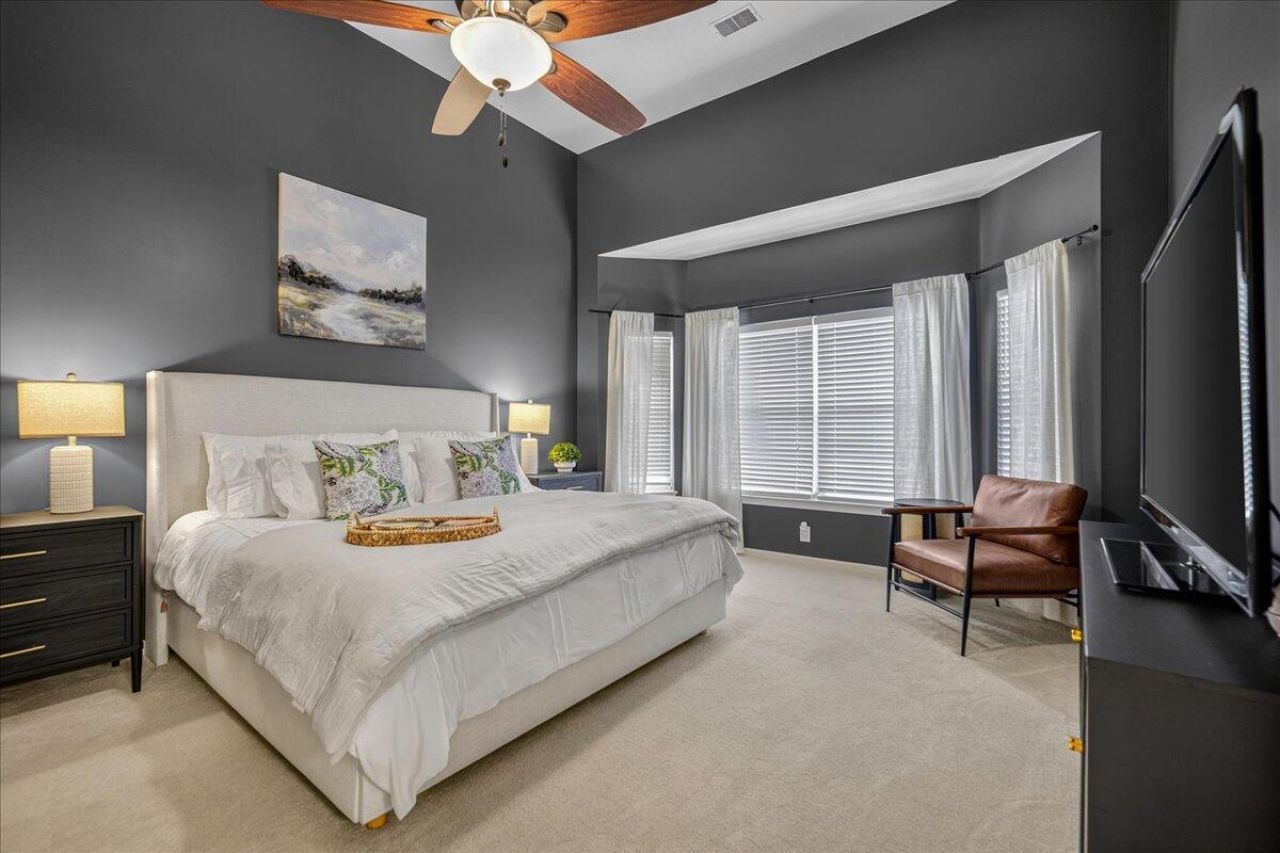 101 Chancellors Drive Photo 15