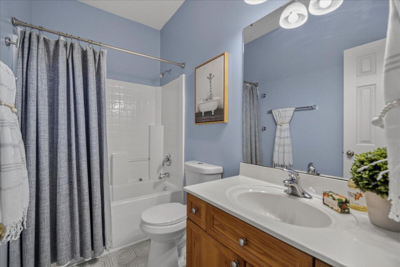 101 Chancellors Drive Photo 21