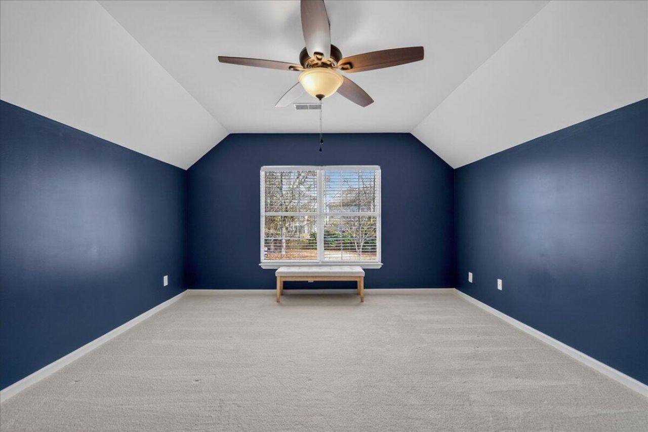 101 Chancellors Drive Photo 24