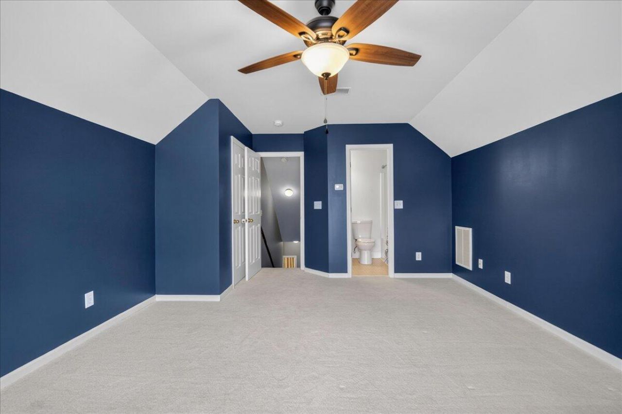 101 Chancellors Drive Photo 25