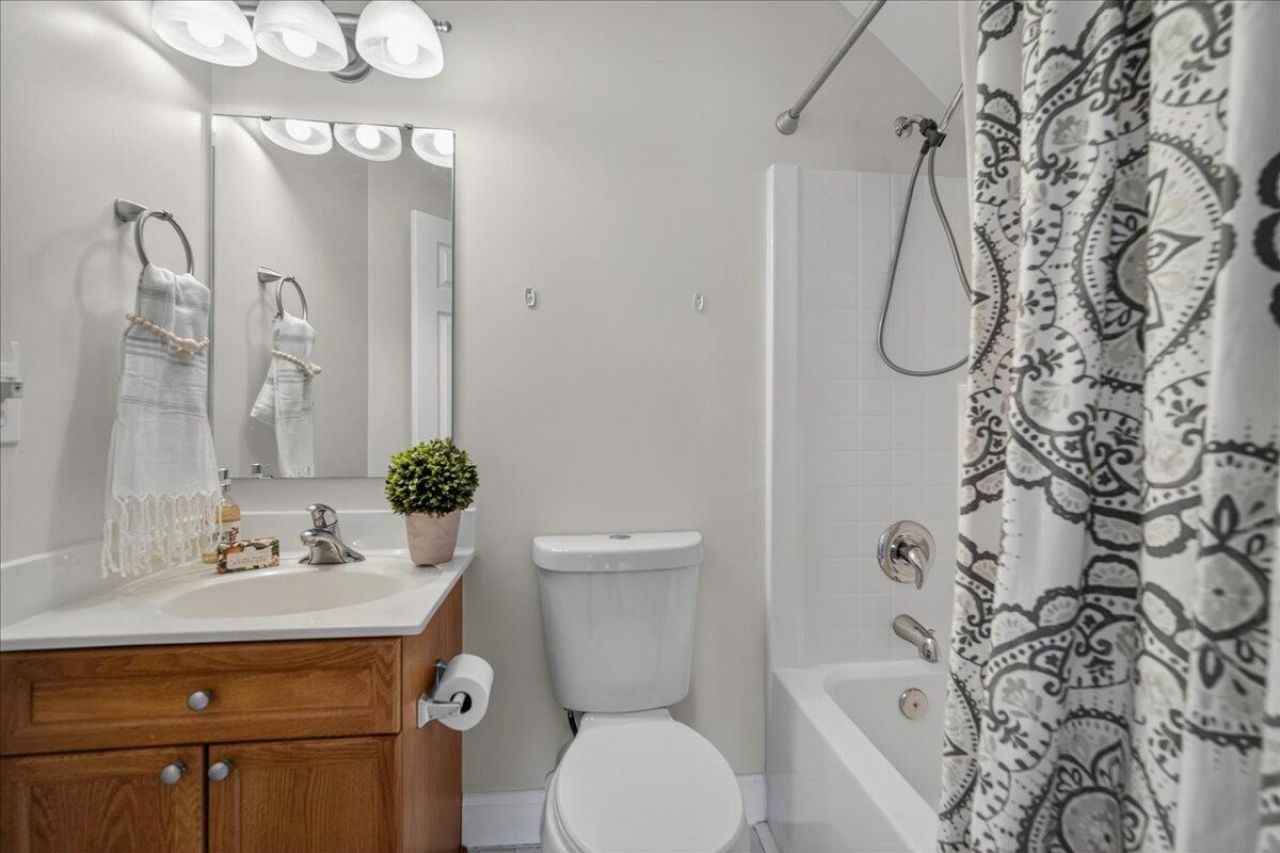 101 Chancellors Drive Photo 26