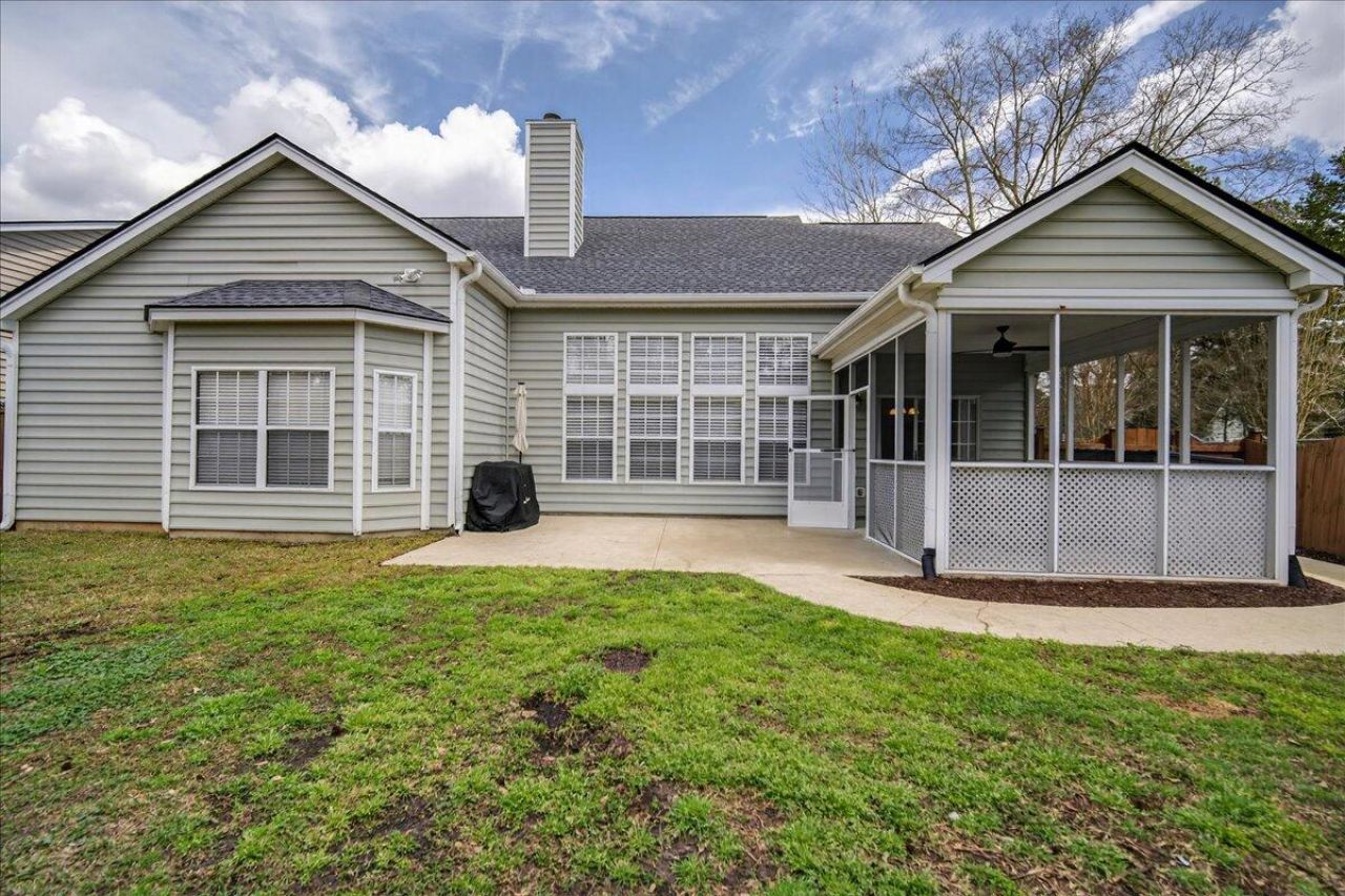 101 Chancellors Drive Photo 29