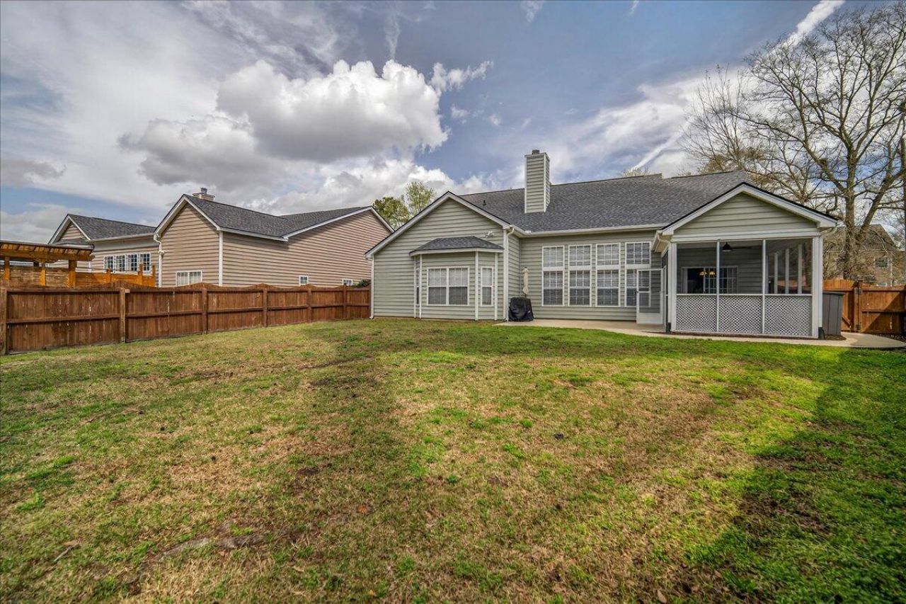 101 Chancellors Drive Photo 30