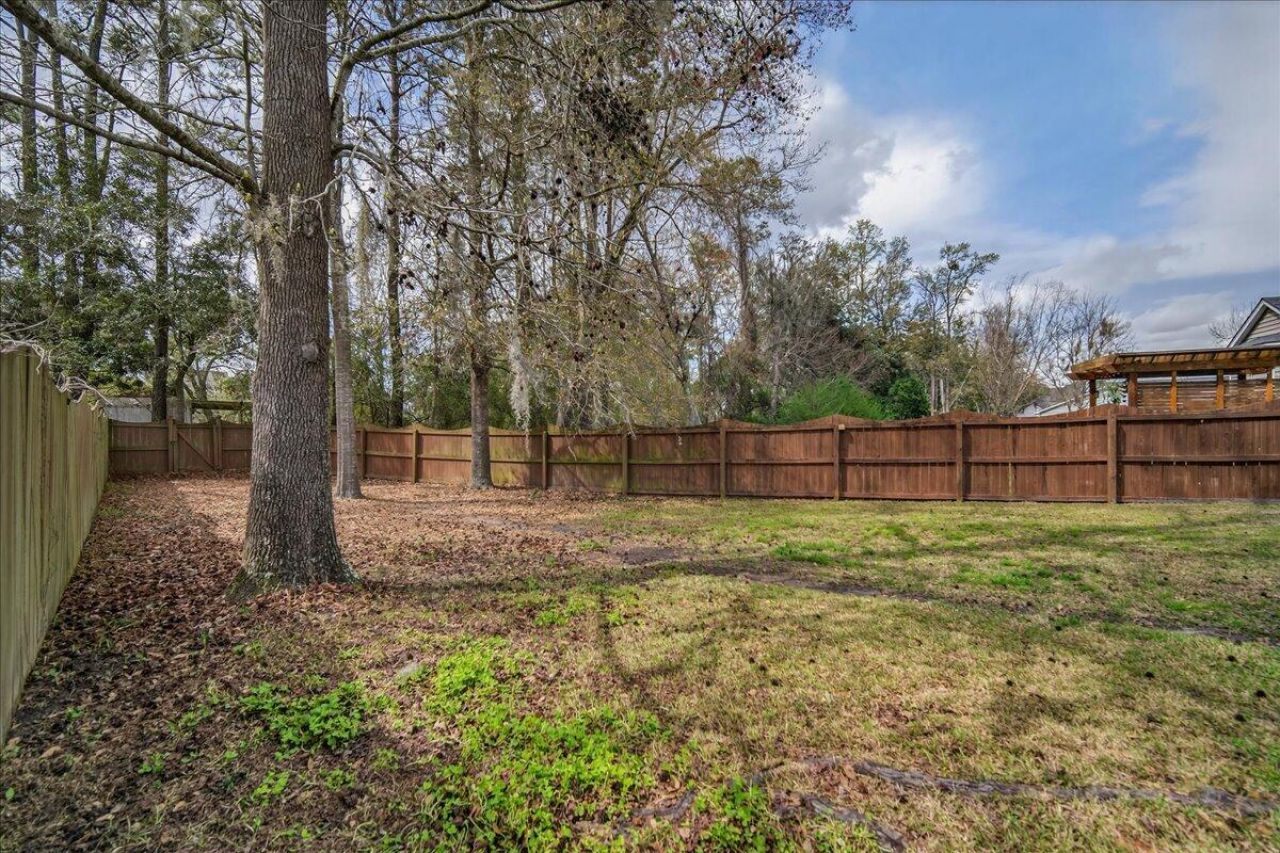 101 Chancellors Drive Photo 32