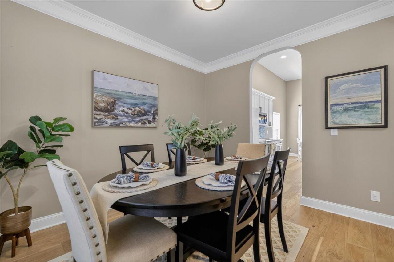 101 Chancellors Drive Photo 4