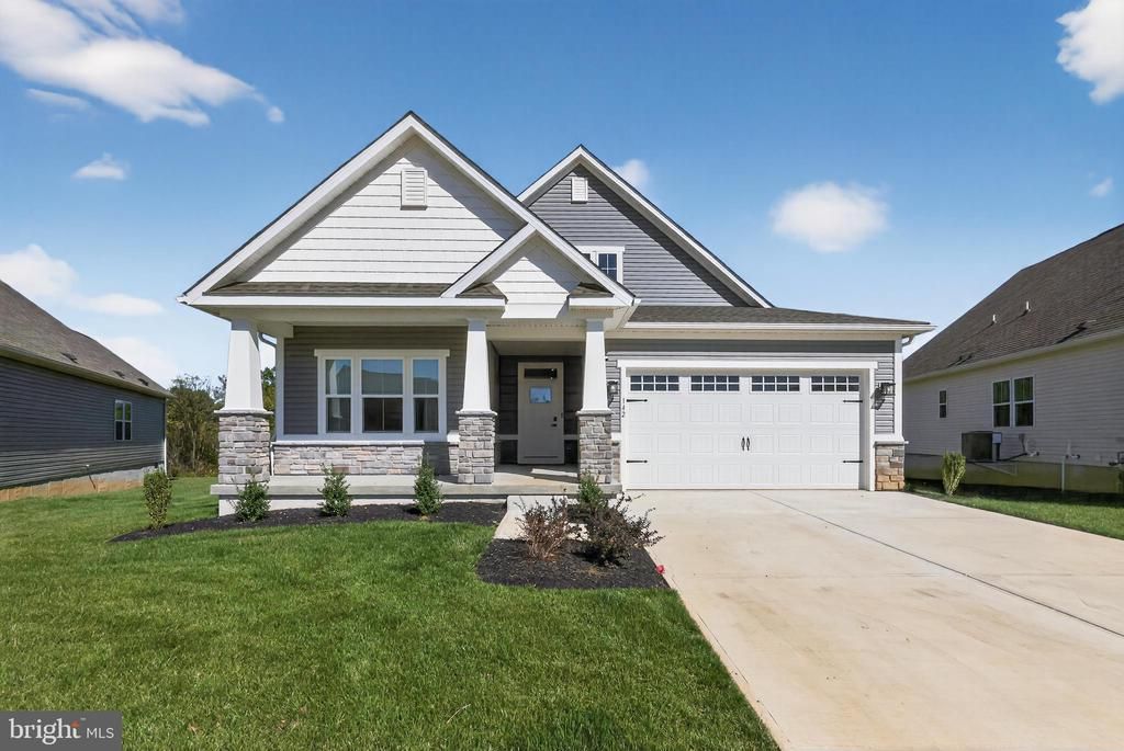 142 Eisenhower Drive, Swedesboro, NJ 08085 Main Photo