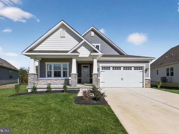 142 EISENHOWER DRIVE, SWEDESBORO, NJ 08085