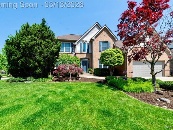 3826 Village Court, Troy, MI 48084