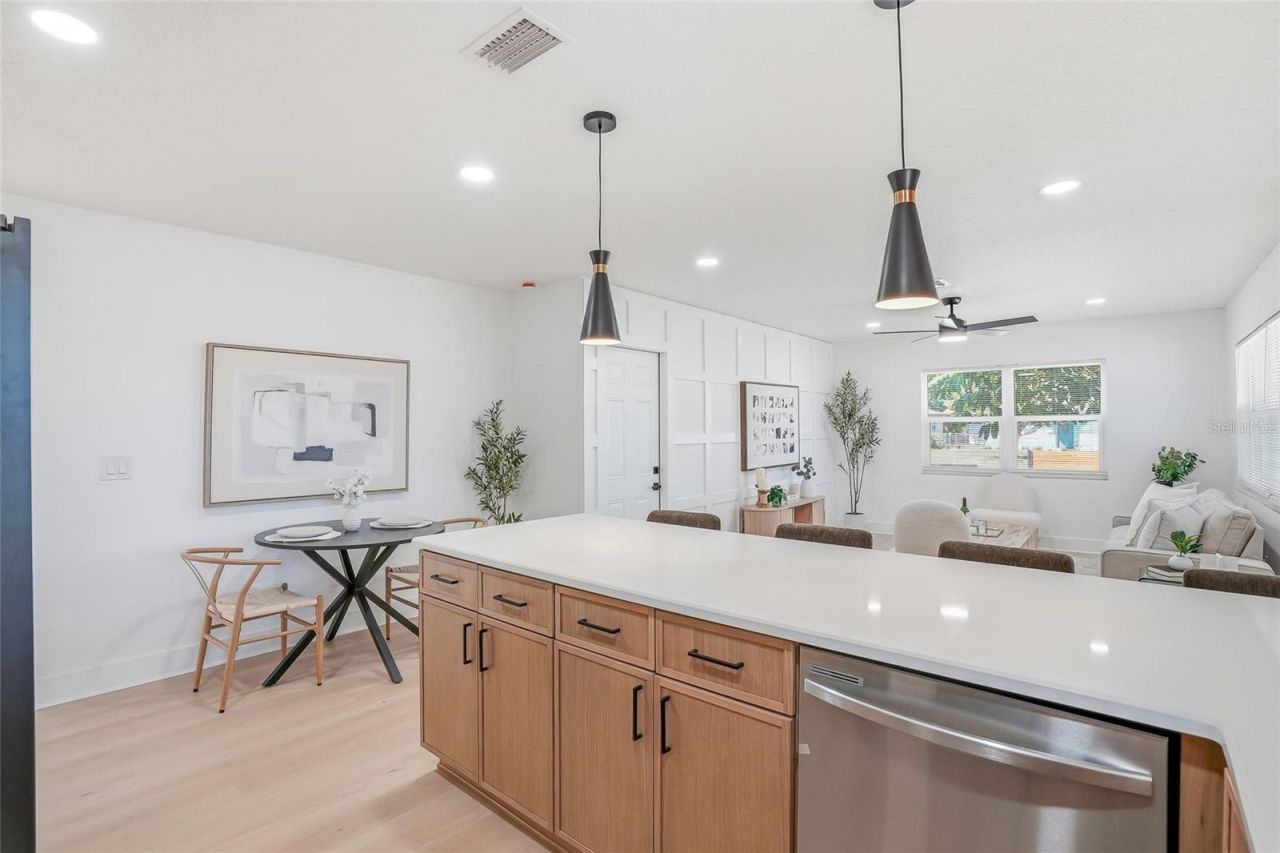 1339 35th Street N, Saint Petersburg, FL 33713 Photo